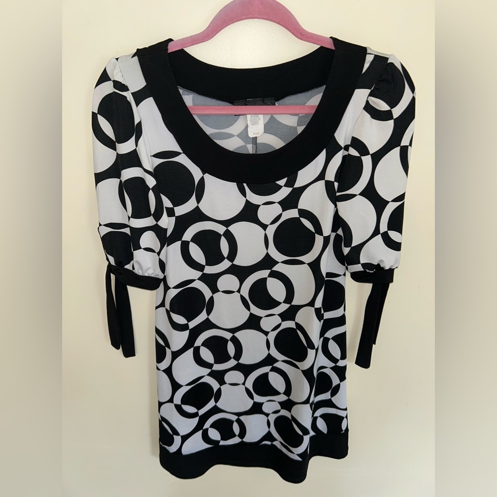 Y2K Hypnotik Black and White Geometric Stretch Tie Sleeve Scoop Neck Mini Dress